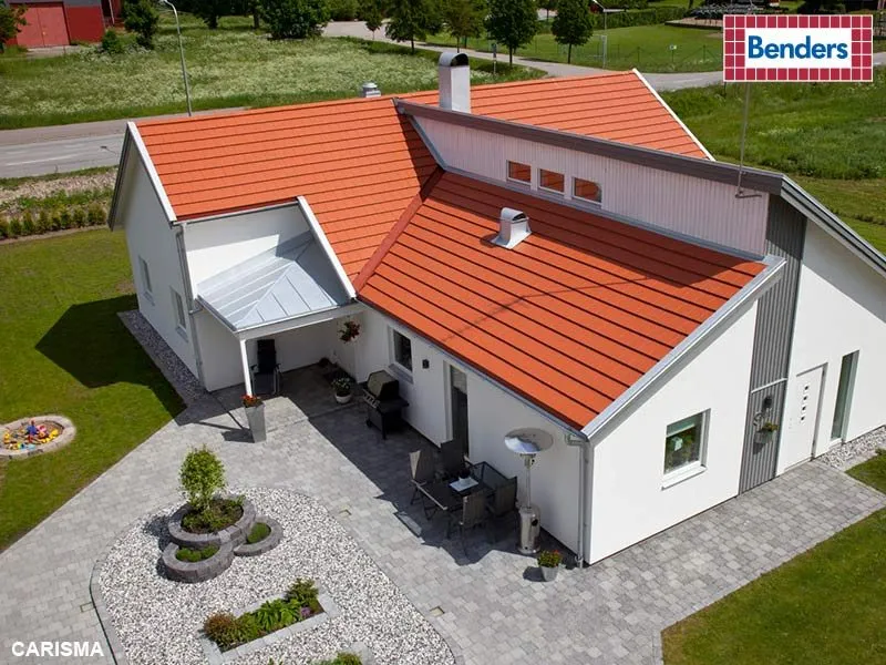 Oranžs BENDERS Carisma dakstiņu jumts, skats no augšas